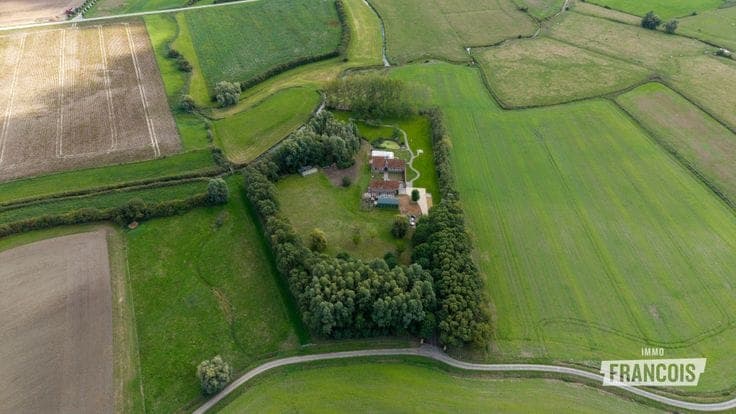 A unique estate covering 2.13 ha in Alveringem – where sile…
