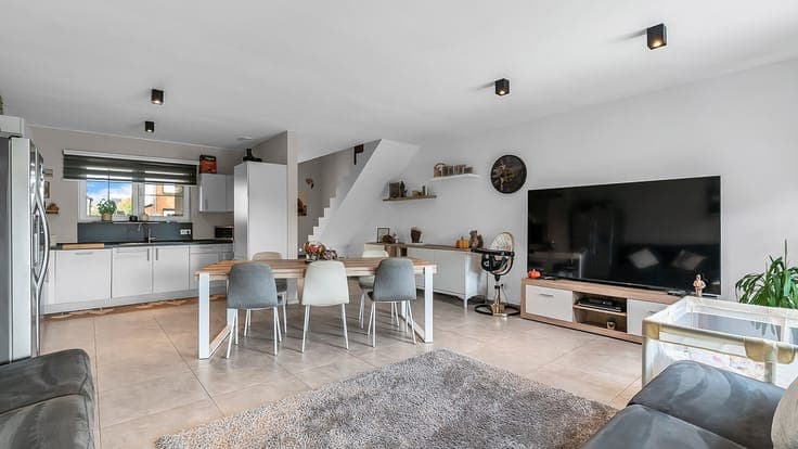 Ruime en energiezuinige nieuwbouwwoning met 5 slaapkamers...