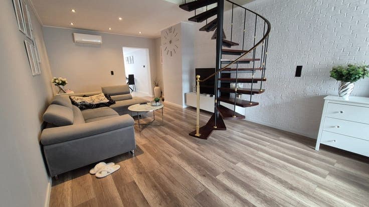 Mooi gelegen energiezuinige gerenoveerde woning met livin...