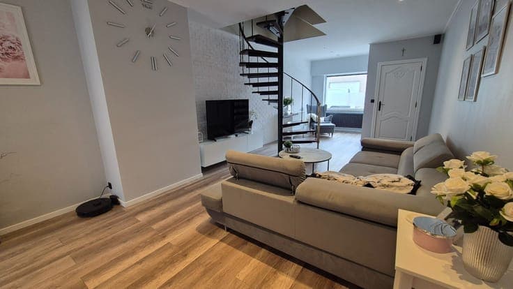 Mooi gelegen energiezuinige gerenoveerde woning met livin...
