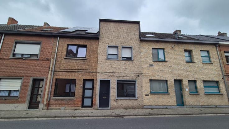 Mooi gelegen energiezuinige gerenoveerde woning met livin...