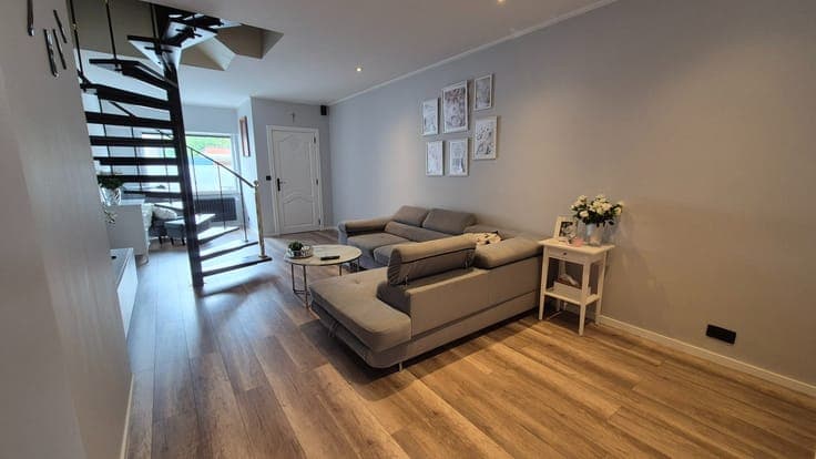 Mooi gelegen energiezuinige gerenoveerde woning met livin...
