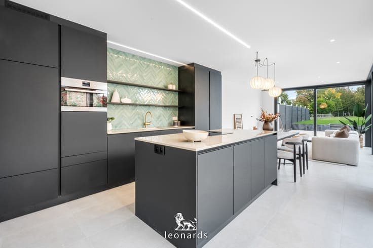 Stylishly renovated home in a prime location in Waregem