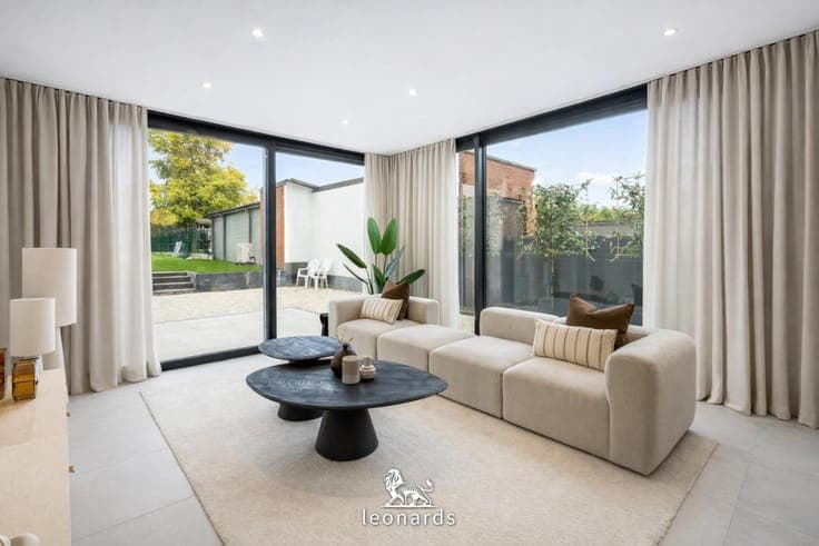 Stylishly renovated home in a prime location in Waregem