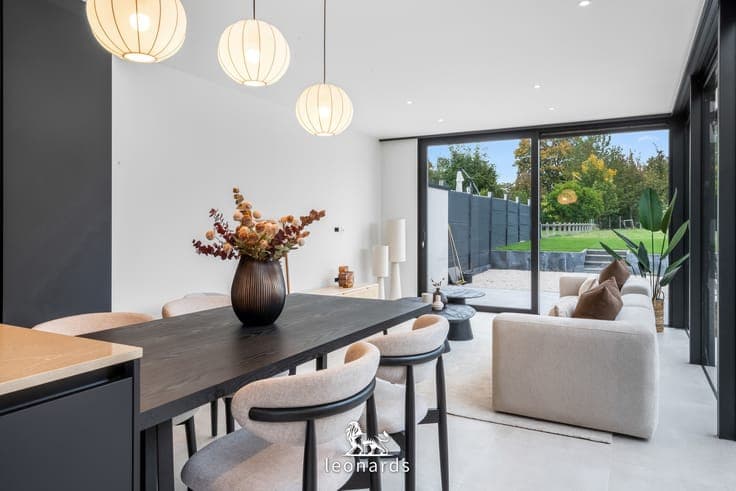 Stylishly renovated home in a prime location in Waregem