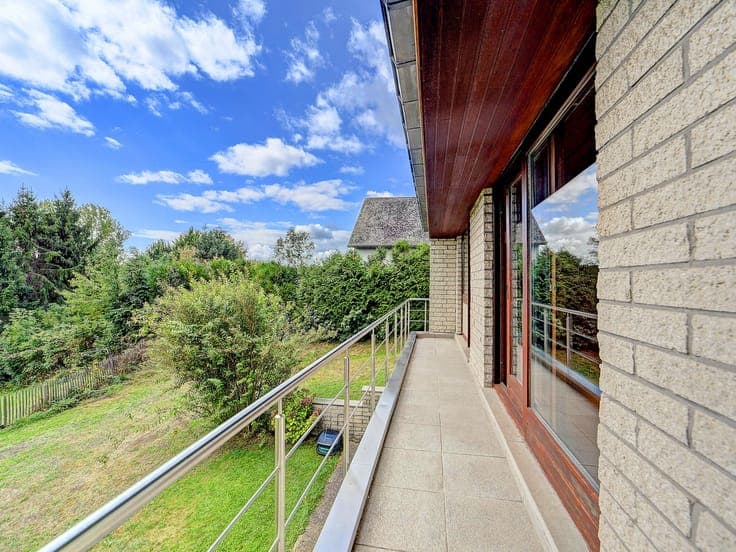Spacious detached home in central Overijse