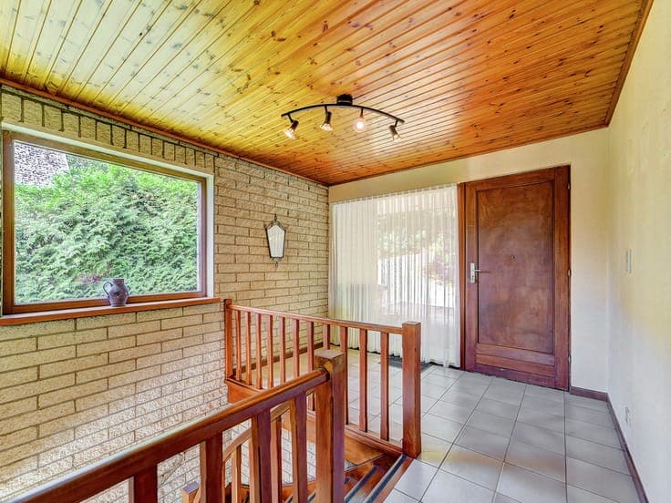 Spacious detached home in central Overijse