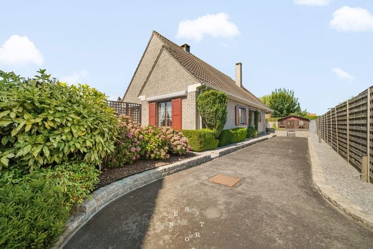 'Our Dream' on a beautiful plot for sale in the heart of Kno