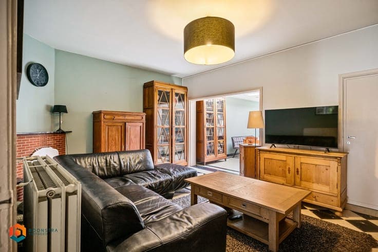 Instapklare woning met 4 slpkrs met gezellige stadstuin e...