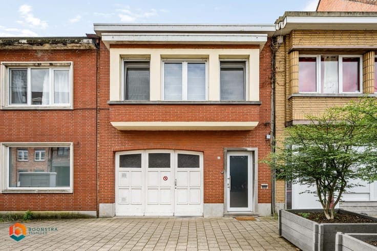 Instapklare woning met 4 slpkrs met gezellige stadstuin e...