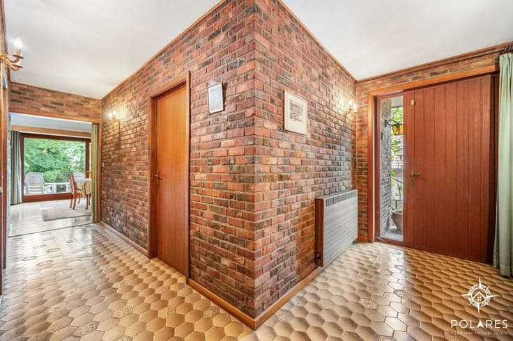 Detached house with exceptional potential in Linden
