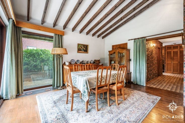 Detached house with exceptional potential in Linden