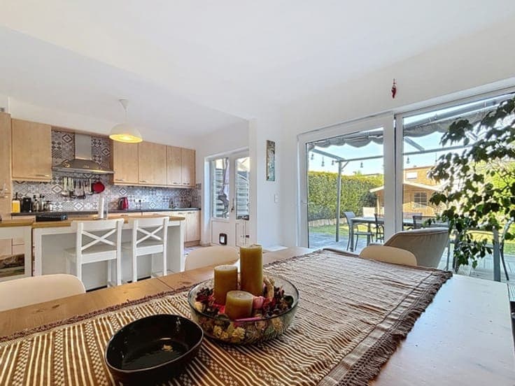 6 BEDROOMS HOUSE EPC A