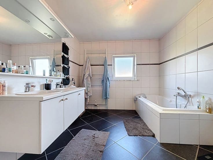 6 BEDROOMS HOUSE EPC A