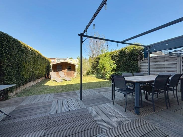 6 BEDROOMS HOUSE EPC A