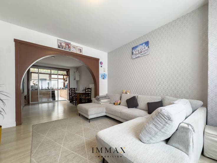 Characterful renovation property on the edge of the city