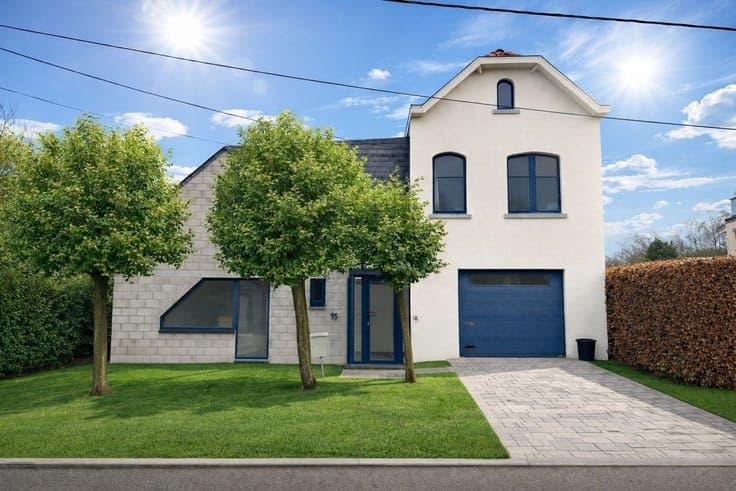 Charming renovated villa on a spacious plot