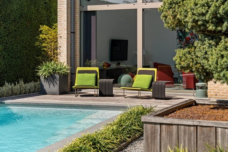 Modern villa, luxuriously finished with a pool on a spaciou