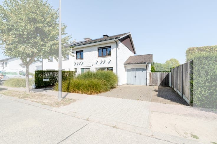 Semi-detached house in a quiet area of Meise