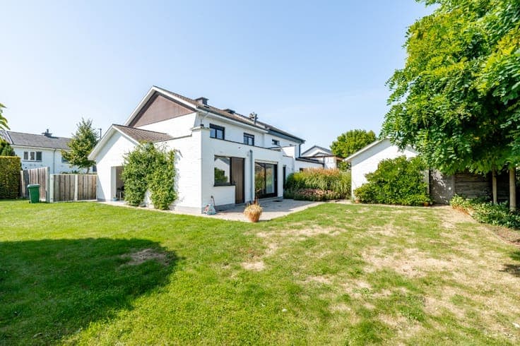 Semi-detached house in a quiet area of Meise