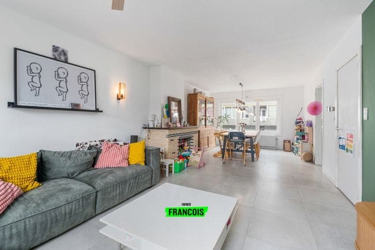 Move-in ready spacious raised townhouse in the Vuurtorenwij…