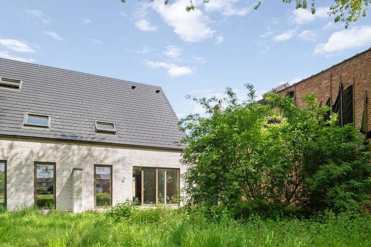 Nieuwbouw in rustige doodlopende straat