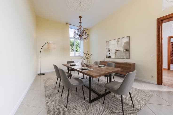 Spacious and pleasant villa, well located