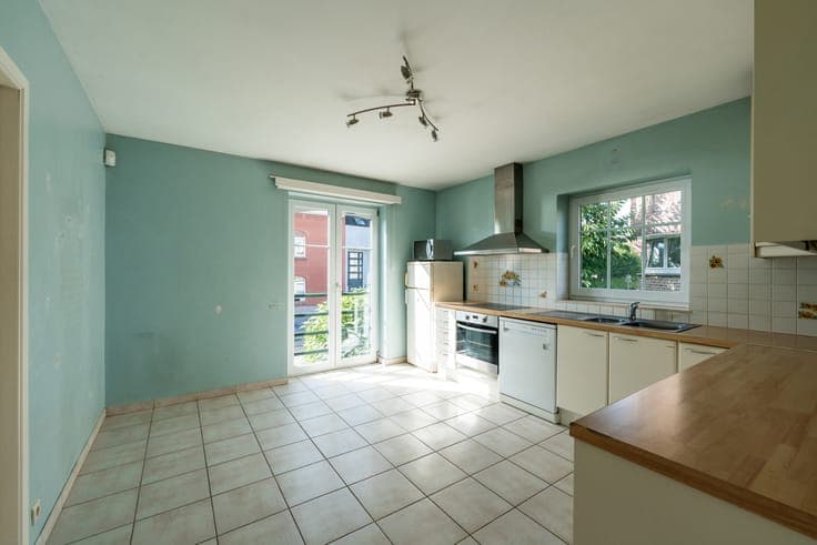 HOUSE (4 bedrooms/3 bathrooms) with a floor area of 315m²