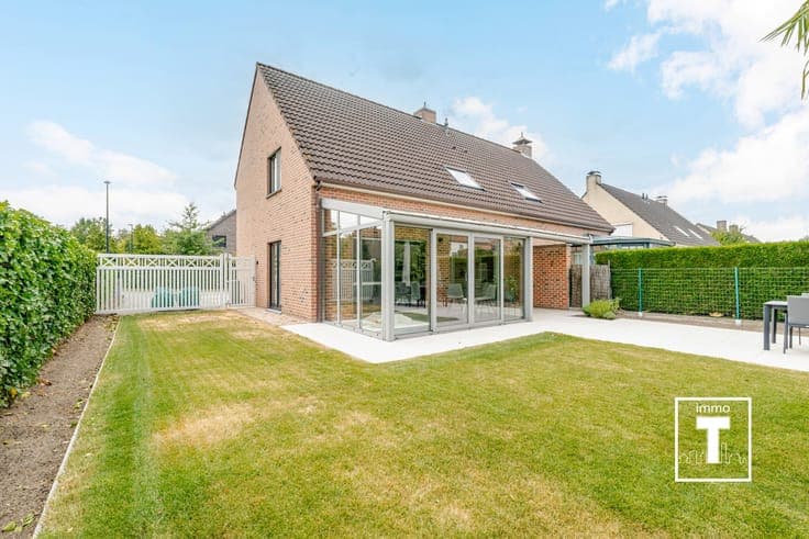 Instapklare halfopen bebouwing op een rustige ligging!