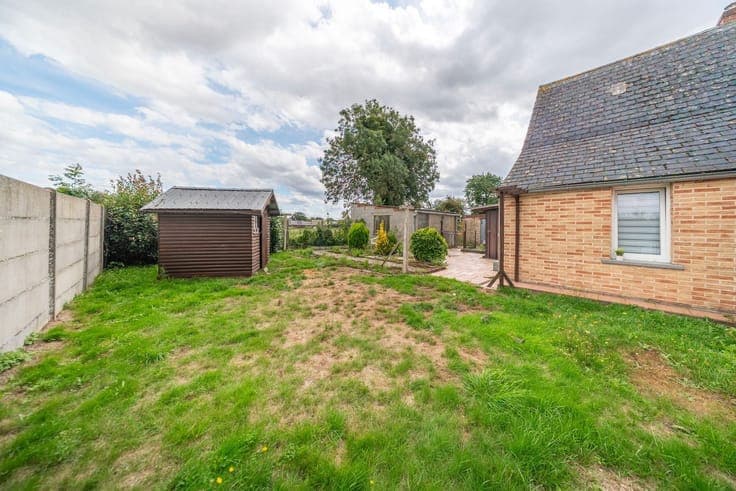 maison avec son jardin , garage faire offre apd 165.000€