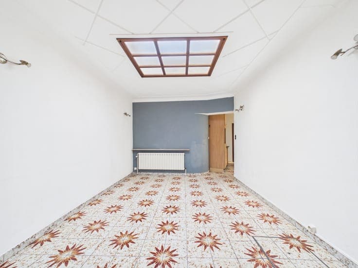 3-bedroom house with garage and cellar