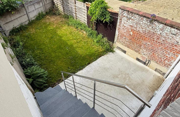 Fully renovated 2-Bedroom house with garden and new roof