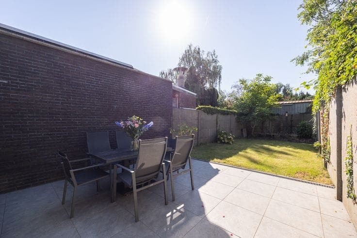 Instapklare, gerenoveerde woning met zonnige tuin en ruime …