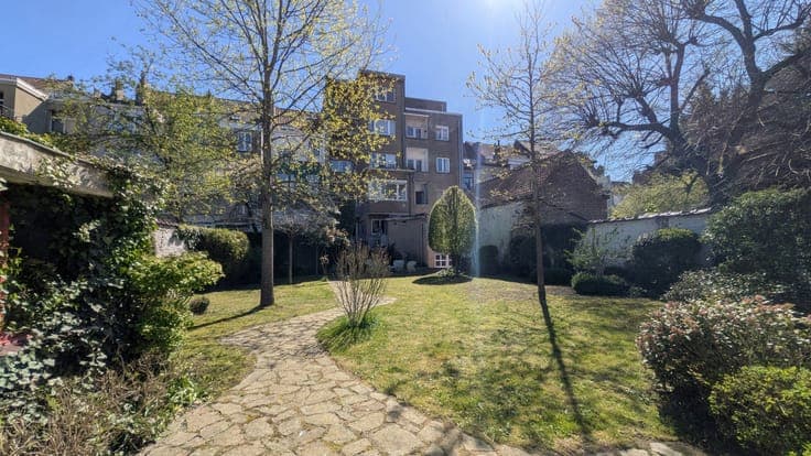 EUGENE DEMOLDER / 3 LOTS - JARDIN ENORME - GARAGE - STYLE