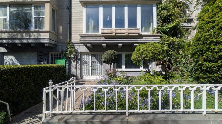 EUGENE DEMOLDER / 3 LOTS - JARDIN ENORME - GARAGE - STYLE