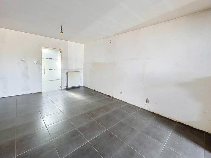 House in Courcelles