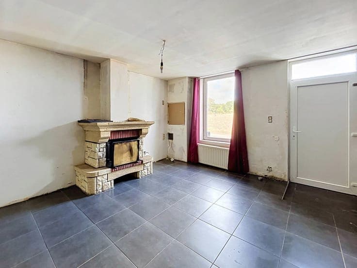 House in Courcelles
