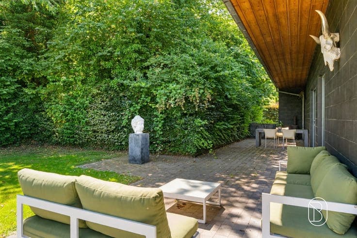 Kortrijk: spacious home, 230 m², 3 bedrooms, 1 bathroom, 500
