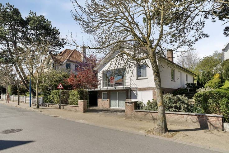 Renovated 6-bedroom house in the center of Koksijde-Bad
