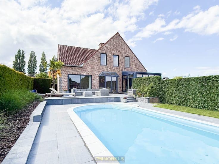 Te koop, energiezuinige villa met zwembad op 1.048m²