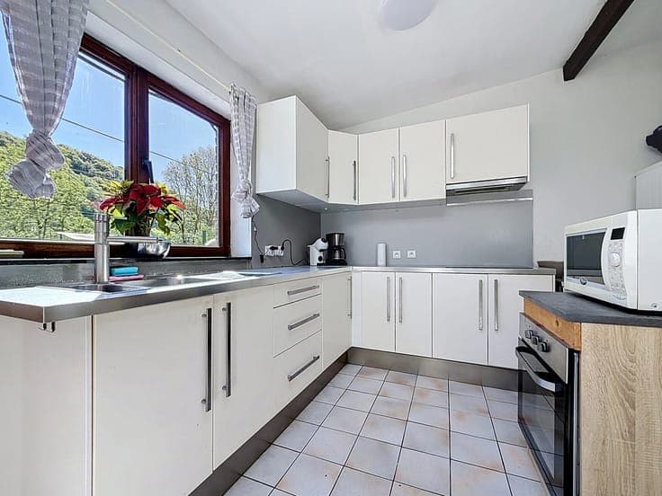 Maison 2 chambres avec jardin, terrasse, parking à Poulseur