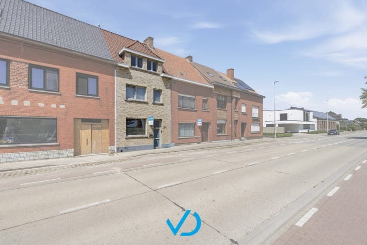 Ruime woning met 4 slaapkamers en grote tuin nabij het ce...