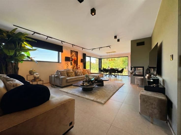 Villa PEB A+ with pool, meadow & 6 bed possible