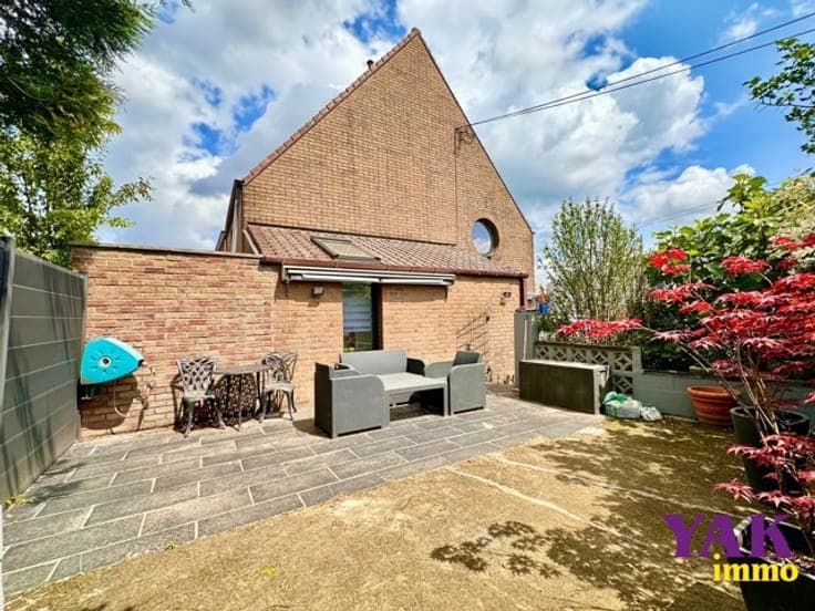 House in Sint-Pieters-Leeuw