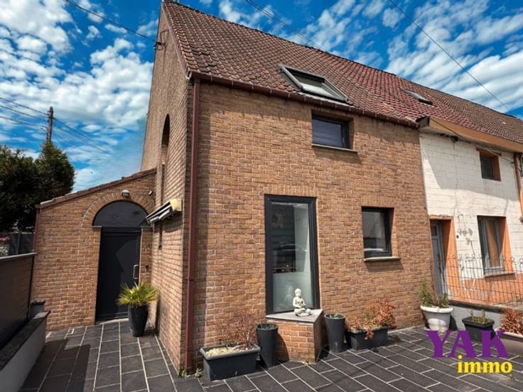 House in Sint-Pieters-Leeuw