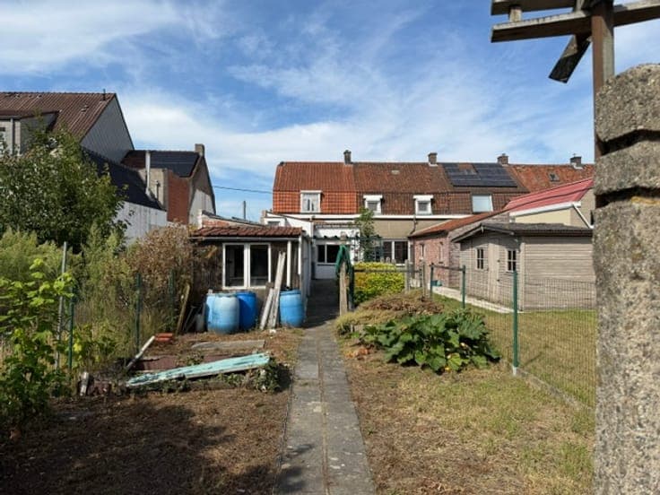 Renovation project with potential in Aalter!