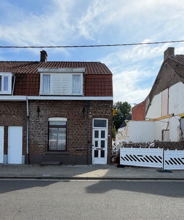 Renovation project with potential in Aalter!