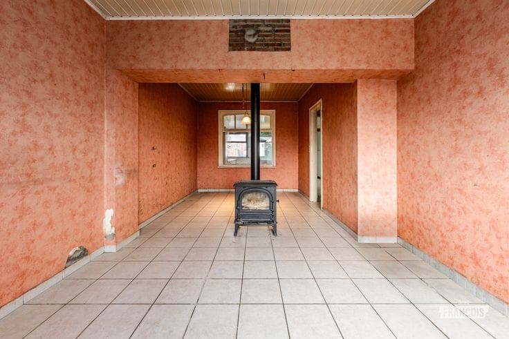 Renovation Property with 3 Bedrooms and Open Views in Zwank…