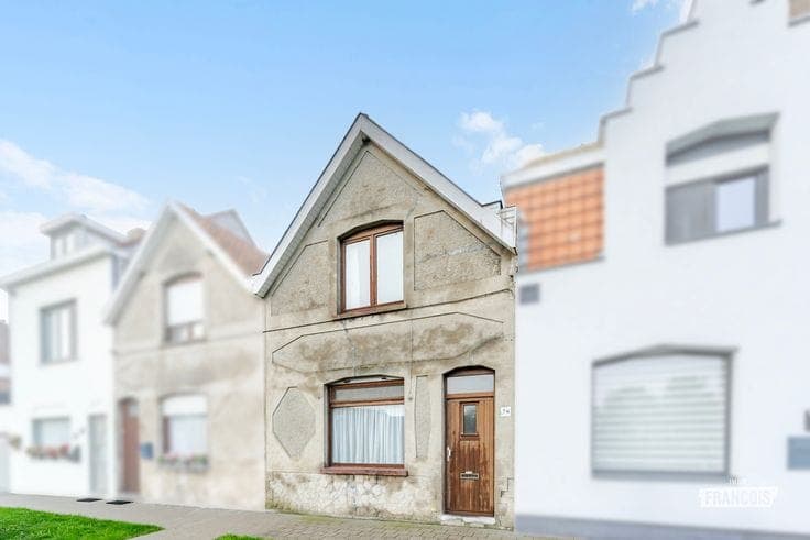 Renovation Property with 3 Bedrooms and Open Views in Zwank…