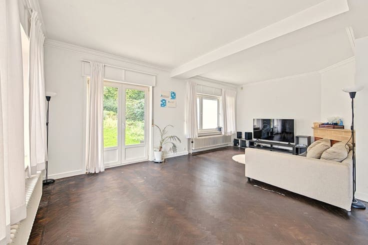 Between Sainte-Alix and Stockel – Renovated semi-detached ho